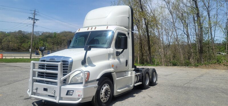 Removing / replacing seat cushion, Freightliner Cascadia, do it yourself