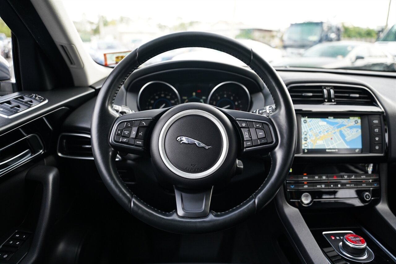 2017 Jaguar F-PACE 35t Premium   - Photo 20 - Neptune City, NJ 07753