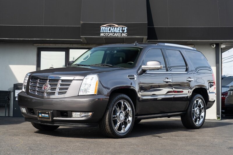 2010 Cadillac Escalade Premium   - Photo 31 - Neptune City, NJ 07753