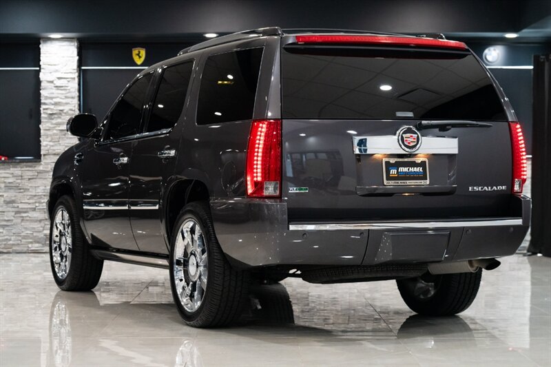 2010 Cadillac Escalade Premium   - Photo 4 - Neptune City, NJ 07753