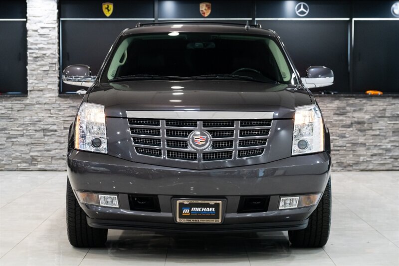 2010 Cadillac Escalade Premium   - Photo 9 - Neptune City, NJ 07753
