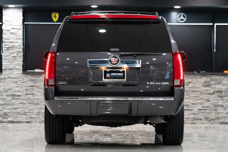 2010 Cadillac Escalade Premium   - Photo 38 - Neptune City, NJ 07753