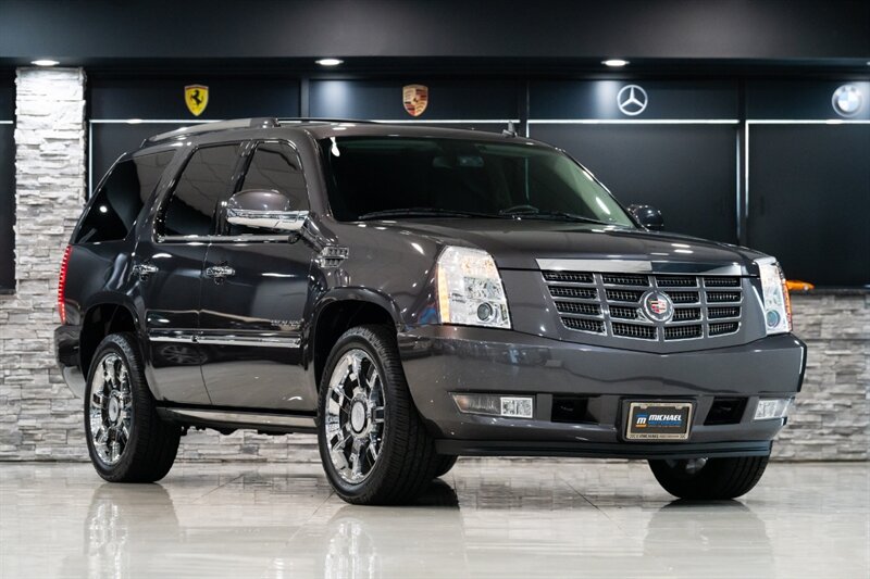 2010 Cadillac Escalade Premium   - Photo 8 - Neptune City, NJ 07753