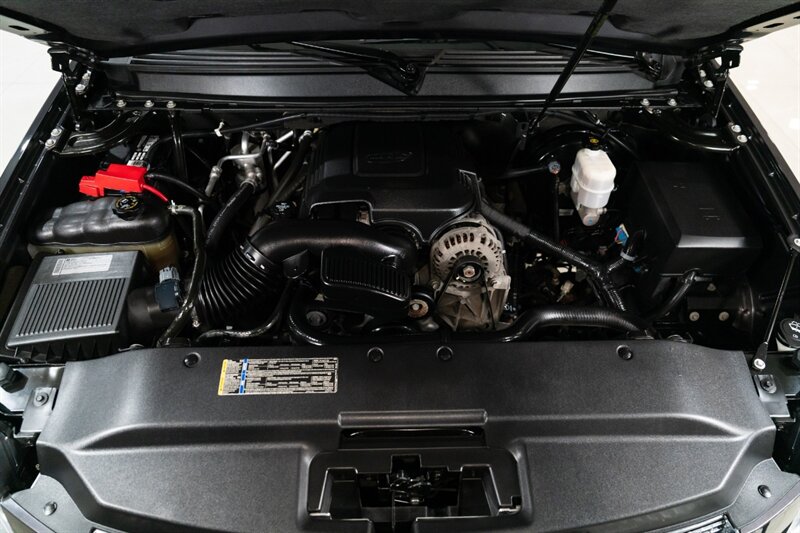 2010 Cadillac Escalade Premium   - Photo 26 - Neptune City, NJ 07753