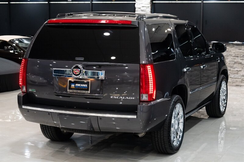 2010 Cadillac Escalade Premium   - Photo 39 - Neptune City, NJ 07753