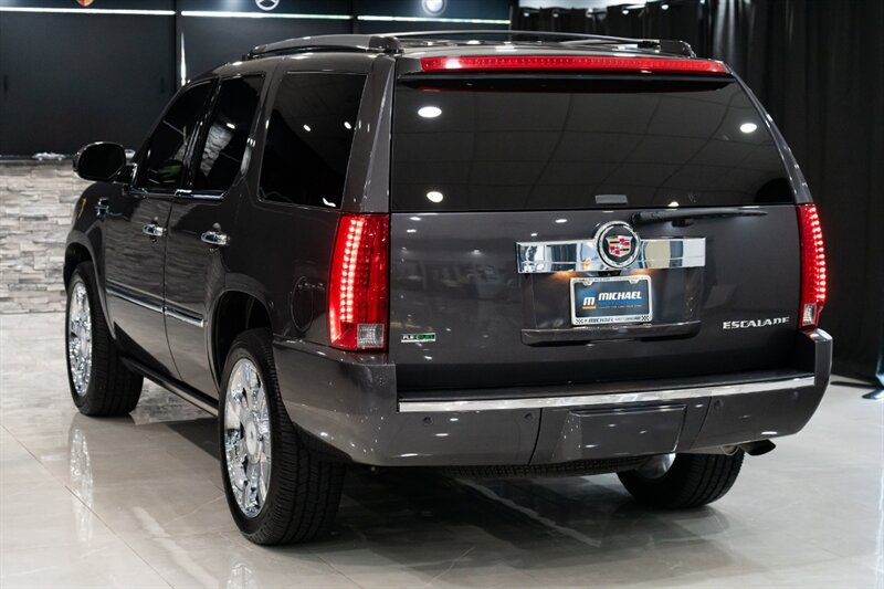 2010 Cadillac Escalade Premium   - Photo 37 - Neptune City, NJ 07753