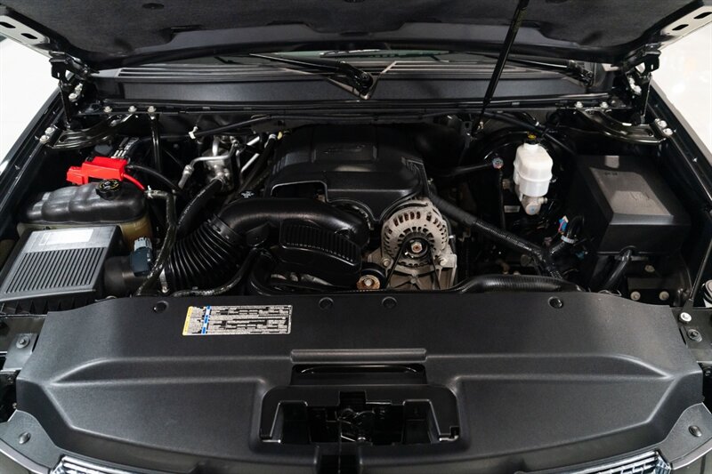 2010 Cadillac Escalade Premium   - Photo 27 - Neptune City, NJ 07753