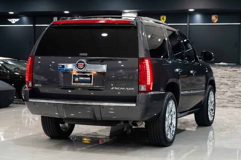 2010 Cadillac Escalade Premium   - Photo 6 - Neptune City, NJ 07753