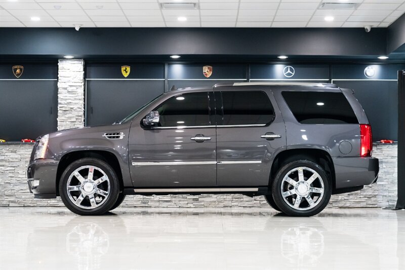 2010 Cadillac Escalade Premium   - Photo 3 - Neptune City, NJ 07753