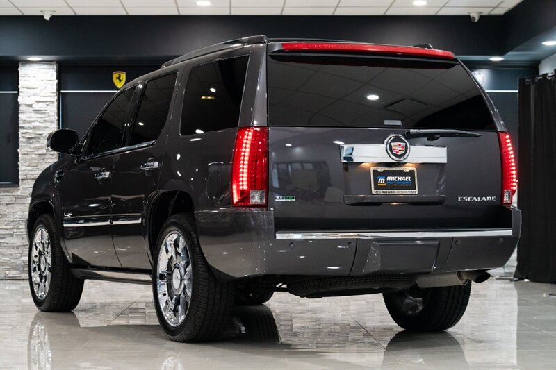 2010 Cadillac Escalade Premium   - Photo 36 - Neptune City, NJ 07753