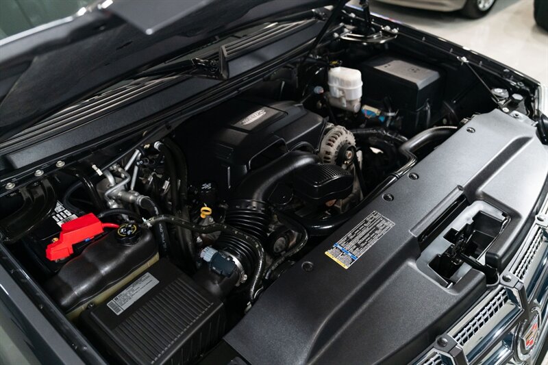 2010 Cadillac Escalade Premium   - Photo 28 - Neptune City, NJ 07753