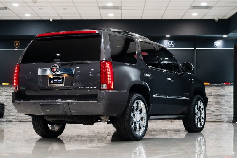 2010 Cadillac Escalade Premium   - Photo 40 - Neptune City, NJ 07753
