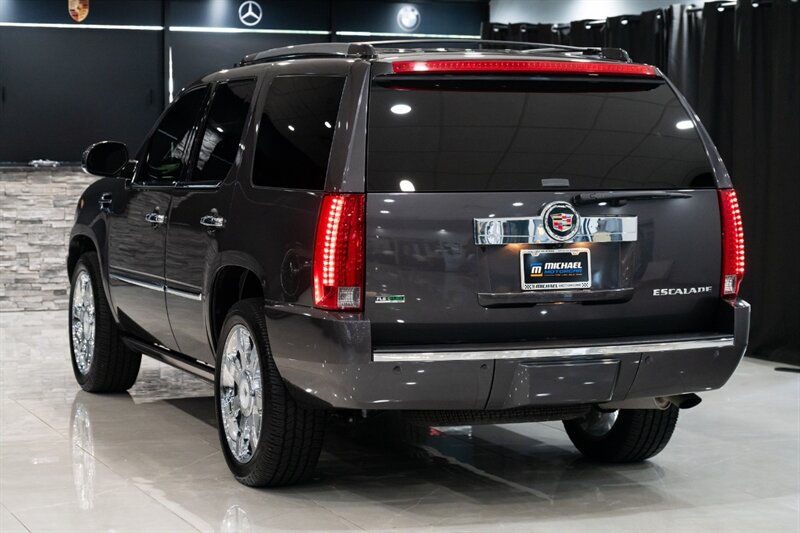 2010 Cadillac Escalade Premium   - Photo 5 - Neptune City, NJ 07753