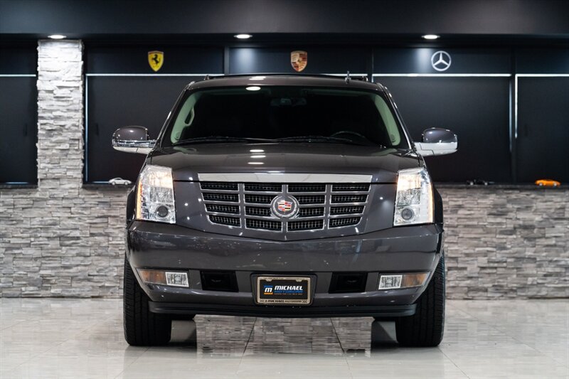 2010 Cadillac Escalade Premium   - Photo 41 - Neptune City, NJ 07753