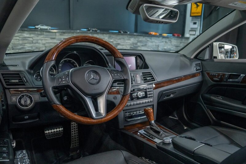 2012 Mercedes Benz E 550 Cabriolet photo 10