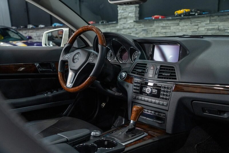 2012 Mercedes Benz E 550 Cabriolet photo 13