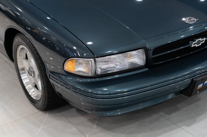 1995 Chevrolet Impala SS - Photo 28 - Neptune City, NJ 07753
