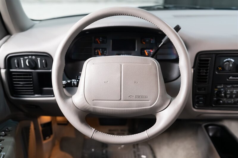 1995 Chevrolet Impala SS - Photo 8 - Neptune City, NJ 07753