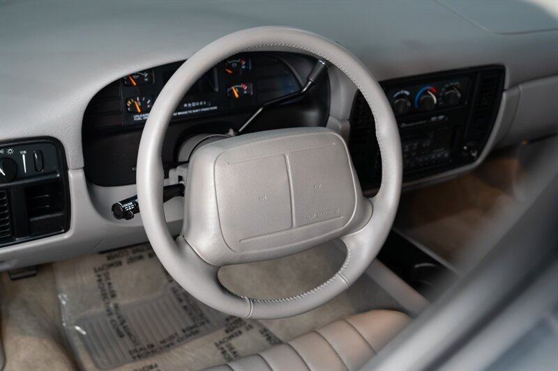 1995 Chevrolet Impala SS - Photo 20 - Neptune City, NJ 07753