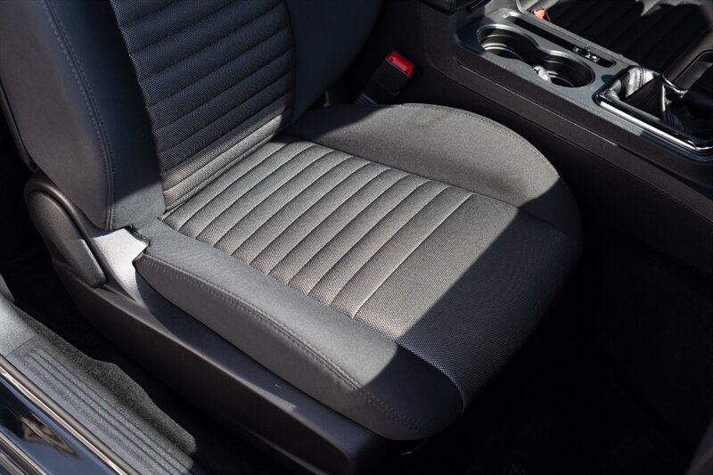 2014 Dodge Challenger R/T   - Photo 17 - Neptune City, NJ 07753