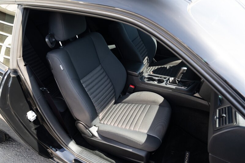 2014 Dodge Challenger R/T   - Photo 12 - Neptune City, NJ 07753