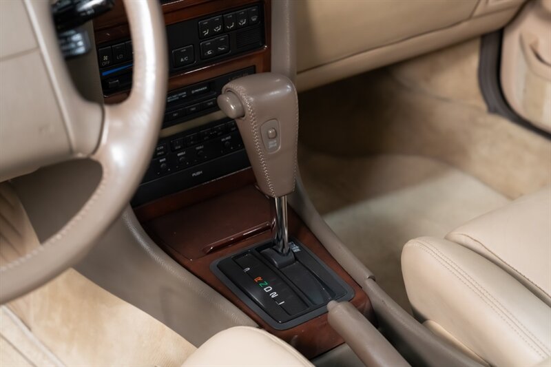 1990 Lexus ES 250 - Photo 19 - Neptune City, NJ 07753
