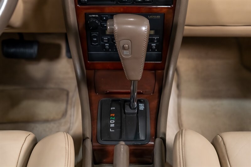 1990 Lexus ES 250 - Photo 26 - Neptune City, NJ 07753