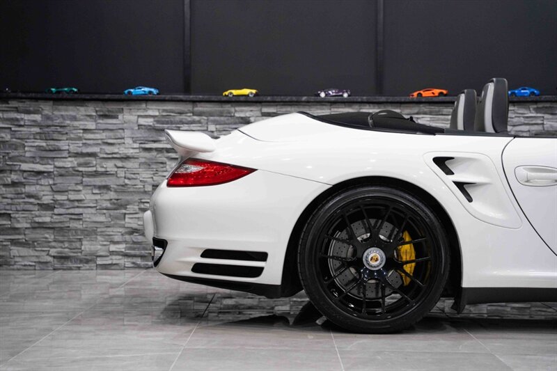 2011 Porsche 911 Turbo S   - Photo 67 - Neptune City, NJ 07753