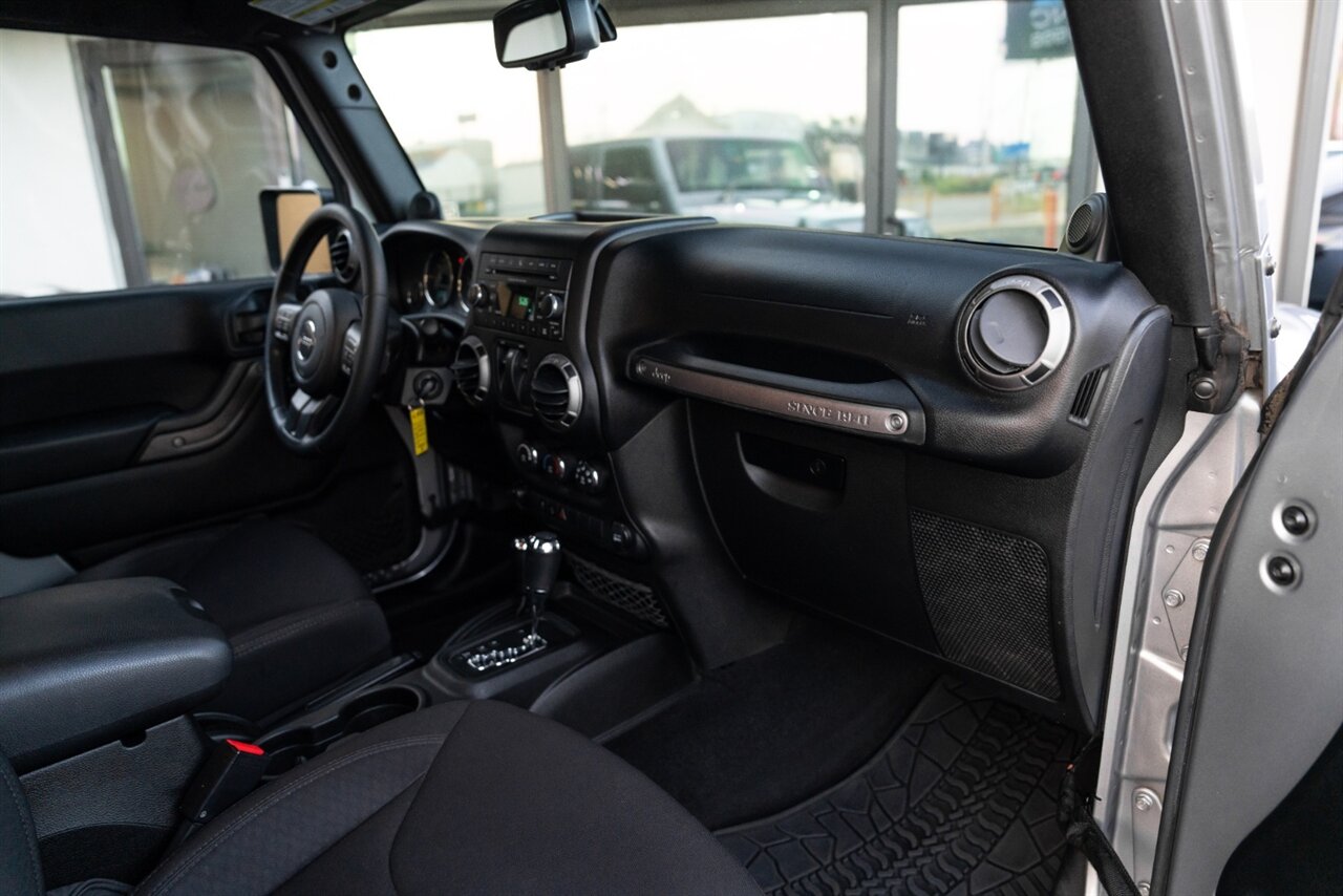 2013 Jeep Wrangler Sport   - Photo 21 - Neptune City, NJ 07753