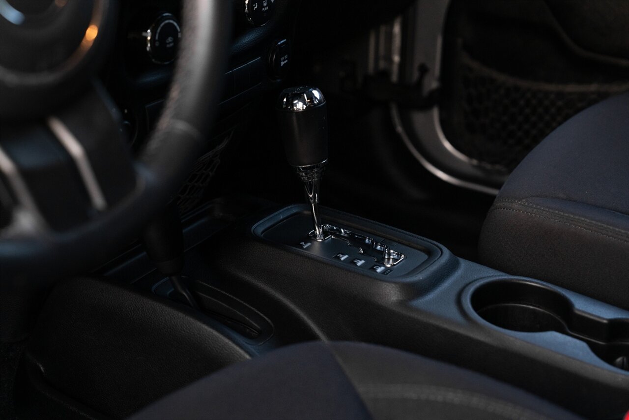 2013 Jeep Wrangler Sport   - Photo 19 - Neptune City, NJ 07753