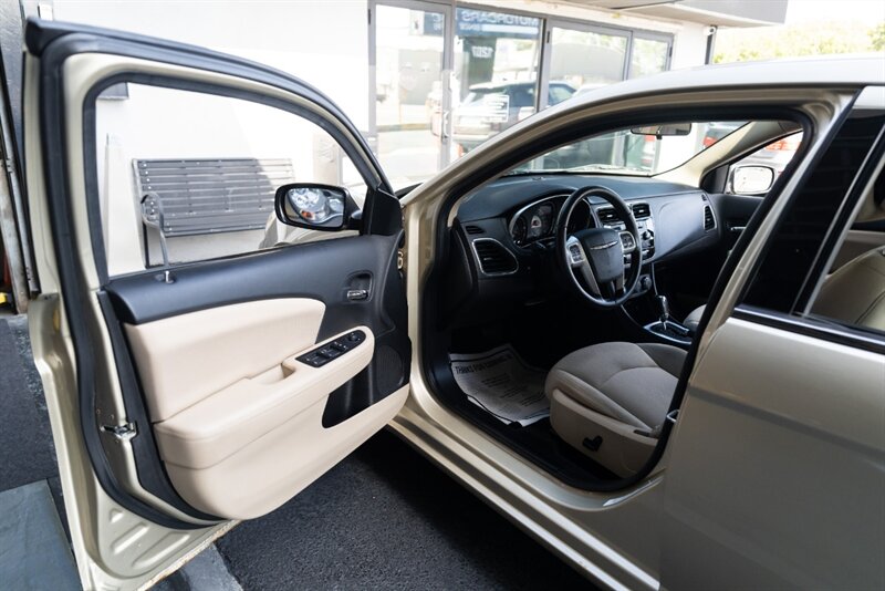 2011 Chrysler 200 Touring - Photo 22 - Neptune City, NJ 07753
