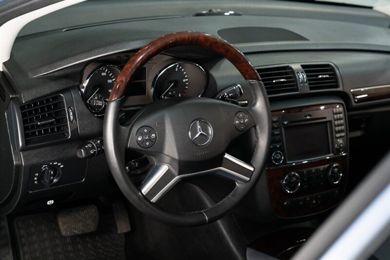 2010 Mercedes-Benz R 350 BlueTEC   - Photo 10 - Neptune City, NJ 07753