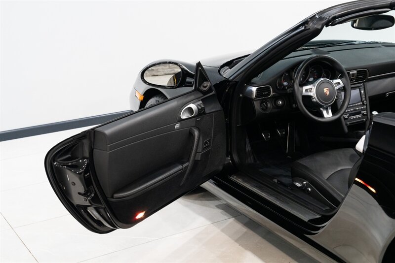 2012 Porsche 911 Black Edition - Photo 13 - Neptune City, NJ 07753