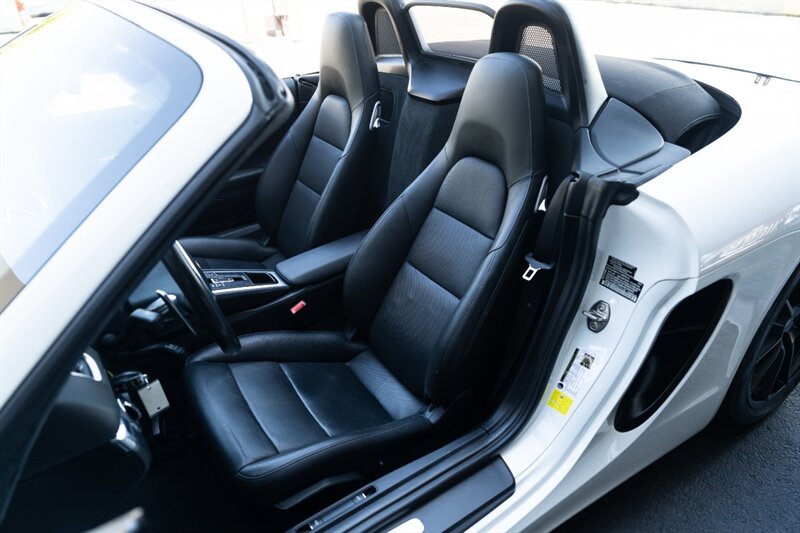 2015 Porsche Boxster   - Photo 19 - Neptune City, NJ 07753