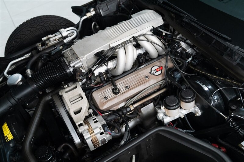 1988 Chevrolet Corvette - Photo 11 - Neptune City, NJ 07753