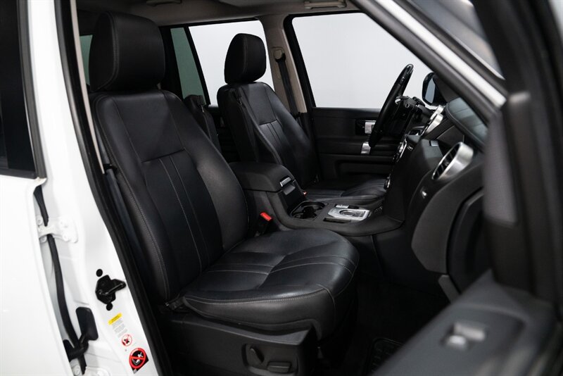 2016 Land Rover LR4 HSE   - Photo 18 - Neptune City, NJ 07753