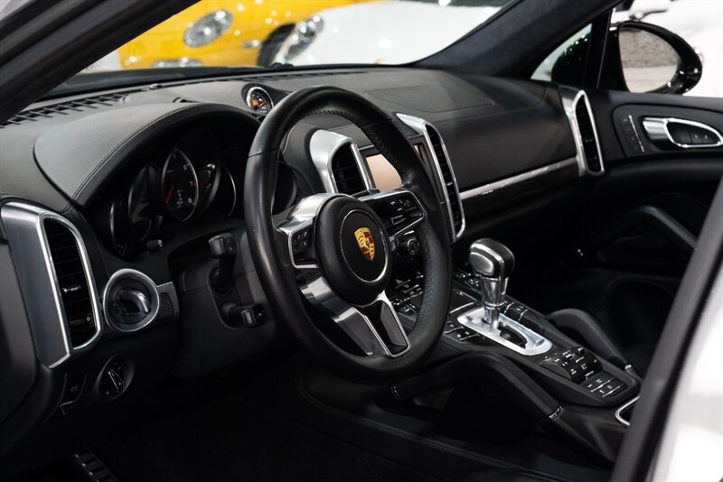 2015 Porsche Cayenne Turbo - Photo 12 - Neptune City, NJ 07753