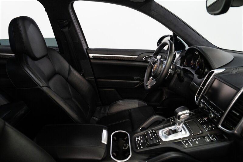 2015 Porsche Cayenne Turbo - Photo 18 - Neptune City, NJ 07753