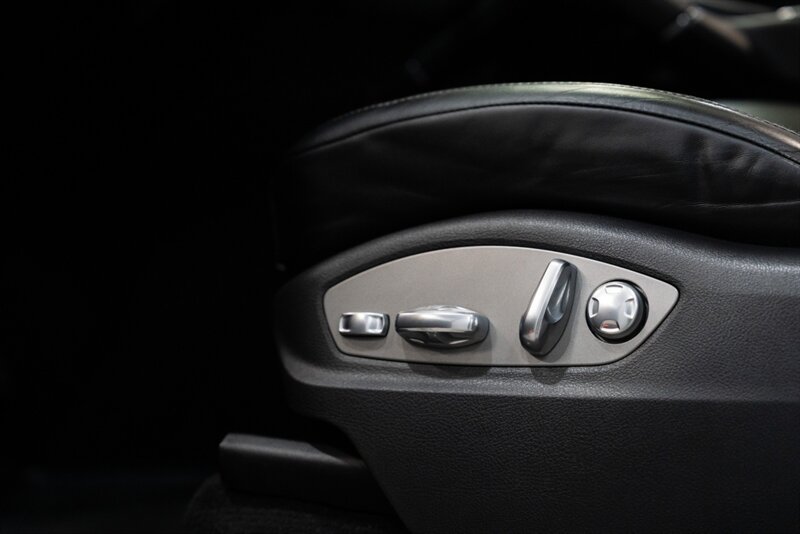 2015 Porsche Cayenne Turbo - Photo 28 - Neptune City, NJ 07753