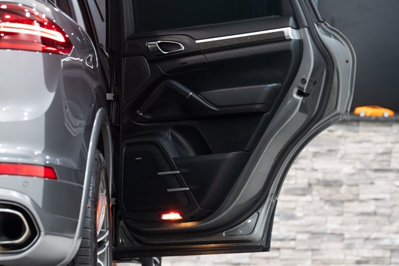2015 Porsche Cayenne Turbo - Photo 35 - Neptune City, NJ 07753