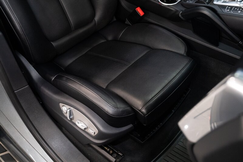 2015 Porsche Cayenne Turbo - Photo 31 - Neptune City, NJ 07753