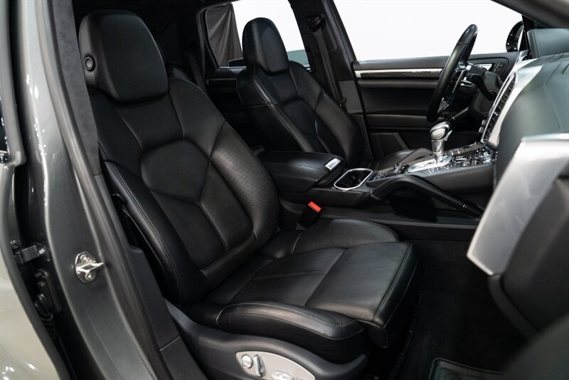 2015 Porsche Cayenne Turbo - Photo 17 - Neptune City, NJ 07753