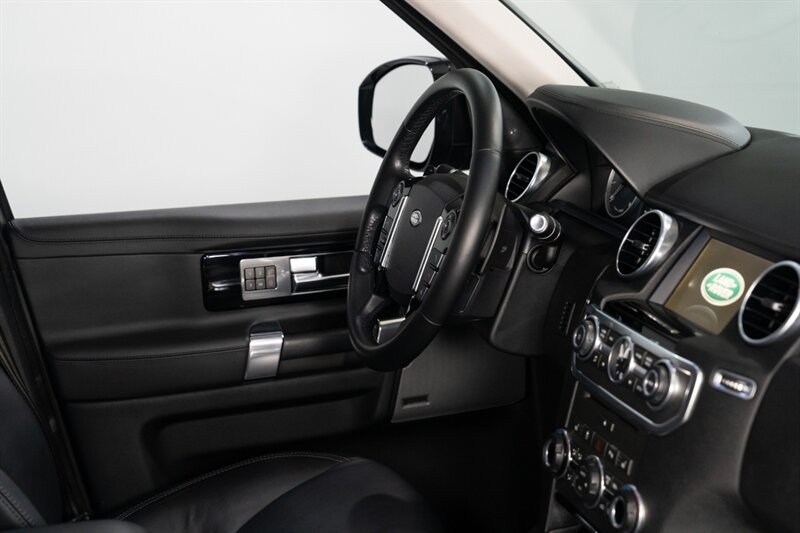 2016 Land Rover LR4 HSE LUX   - Photo 26 - Neptune City, NJ 07753