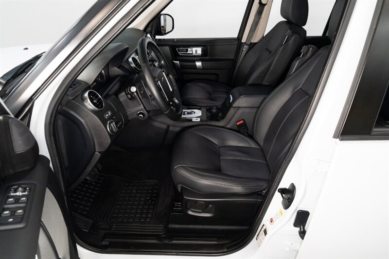 2016 Land Rover LR4 HSE LUX   - Photo 13 - Neptune City, NJ 07753