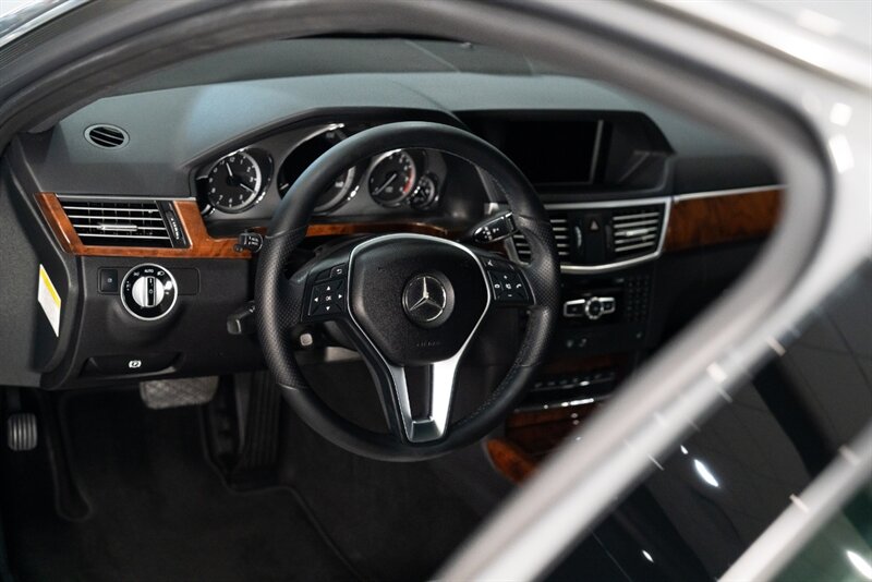2013 Mercedes-Benz E 350 Luxury   - Photo 24 - Neptune City, NJ 07753