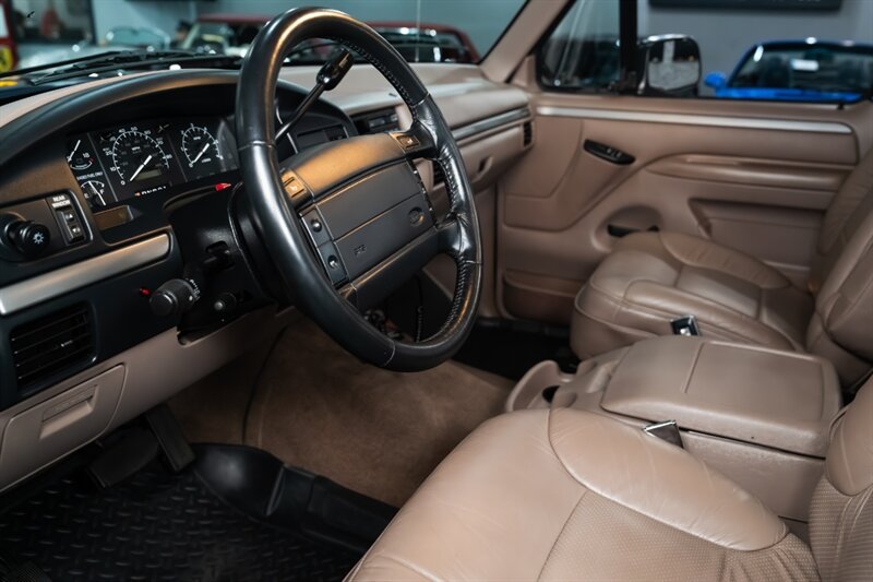 1995 Ford Bronco Eddie Bauer   - Photo 26 - Neptune City, NJ 07753