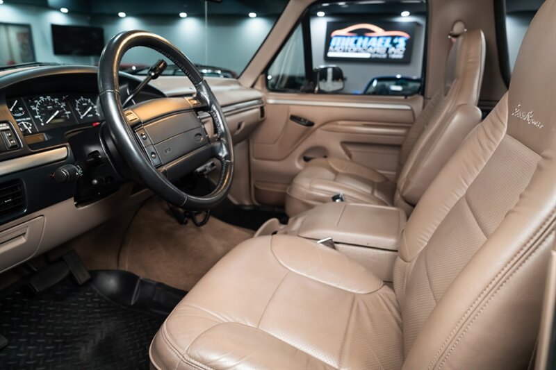 1995 Ford Bronco Eddie Bauer   - Photo 24 - Neptune City, NJ 07753