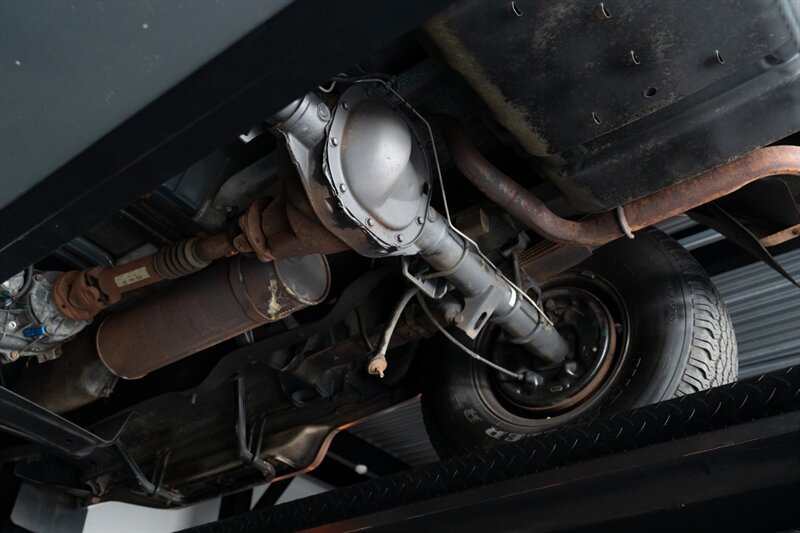 1995 Ford Bronco Eddie Bauer   - Photo 37 - Neptune City, NJ 07753