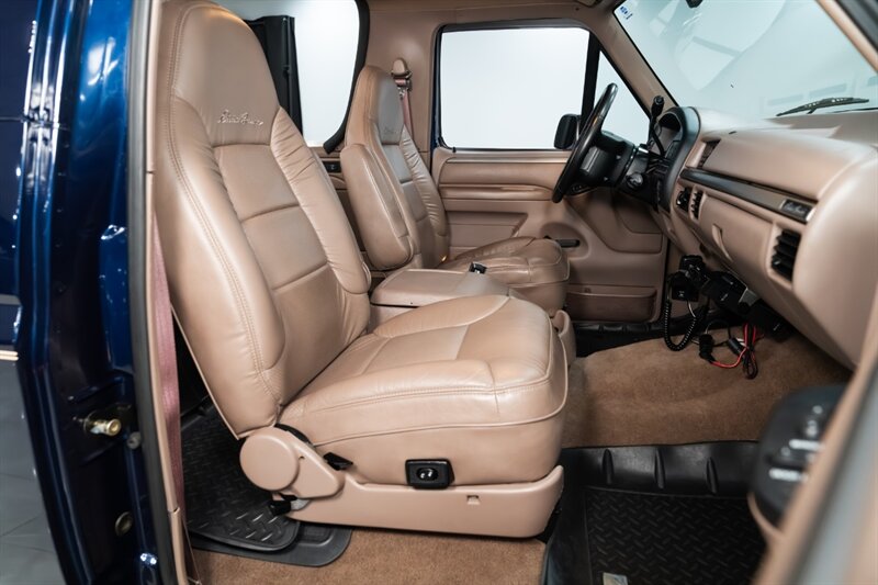 1995 Ford Bronco Eddie Bauer   - Photo 22 - Neptune City, NJ 07753