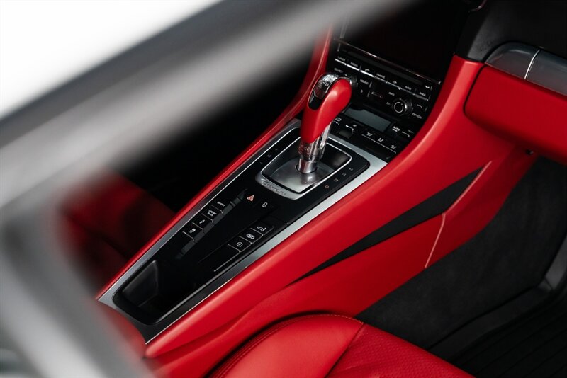 2013 Porsche 911 Carrera 4S - Photo 6 - Neptune City, NJ 07753